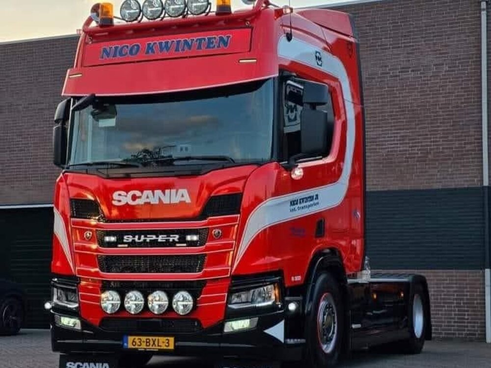 Tekno Tekno Scania NGR 4x2 Highline with 3-axle Meusburger trailer NICO KWINTEN