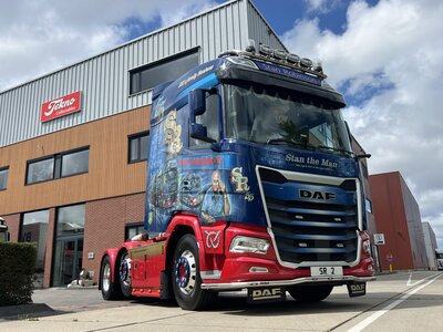 Tekno Tekno DAF XG 6x2 with 3-axle curtainside trailer STAN ROBINSON