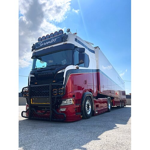 Tekno Tekno Scania NGS Highline 4x2 with 3-axle reefer trailer SARANTOS
