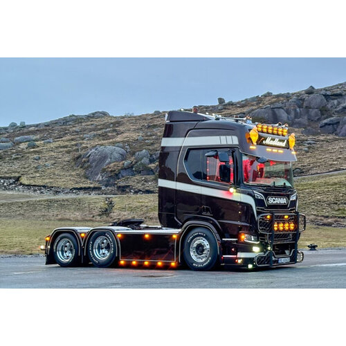 WSI WSI Scania R Highline 6x2 MADLAND