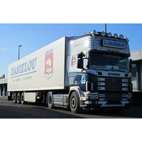 WSI Scania 4-serie Topline 4x2 met 3-assige koeloplegger DANIELOU