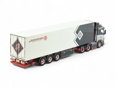 Tekno Tekno Scania 4-serie sleepas met 3-assige koeloplegger J.Q. VAN DER MEER