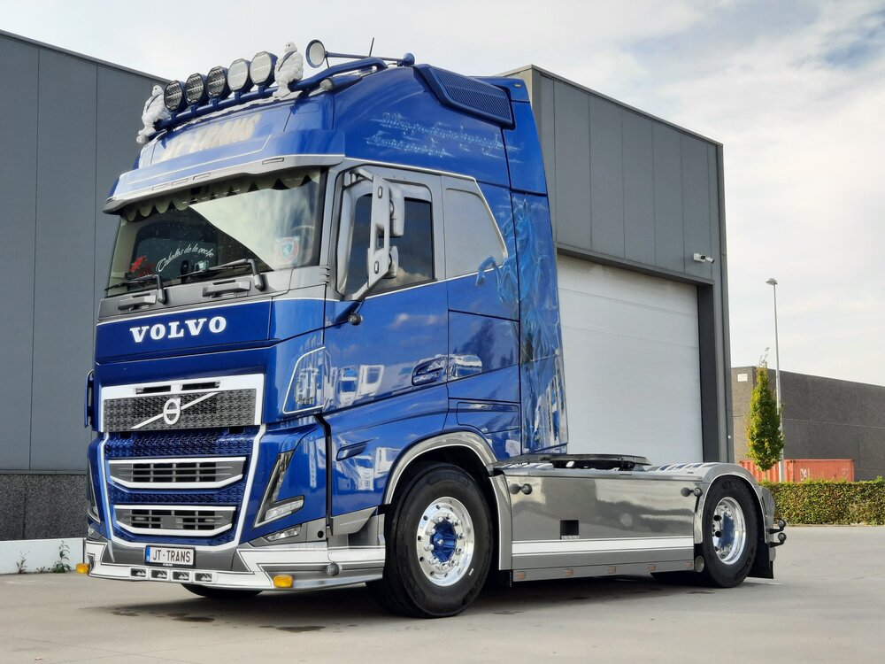 Tekno Tekno Volvo FH05 Globetrotter XL 4x2 JT TRANS