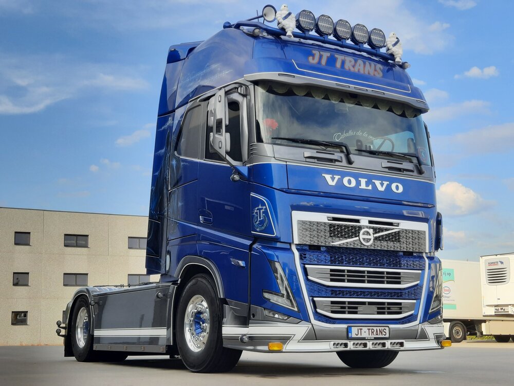 Tekno Tekno Volvo FH05 Globetrotter XL 4x2 JT TRANS