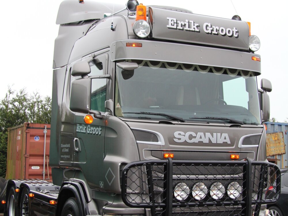 Tekno Tekno Scania R-Serie 6x2 tractor with 3-axle container chassis ERIK GROOT TRANSPORT