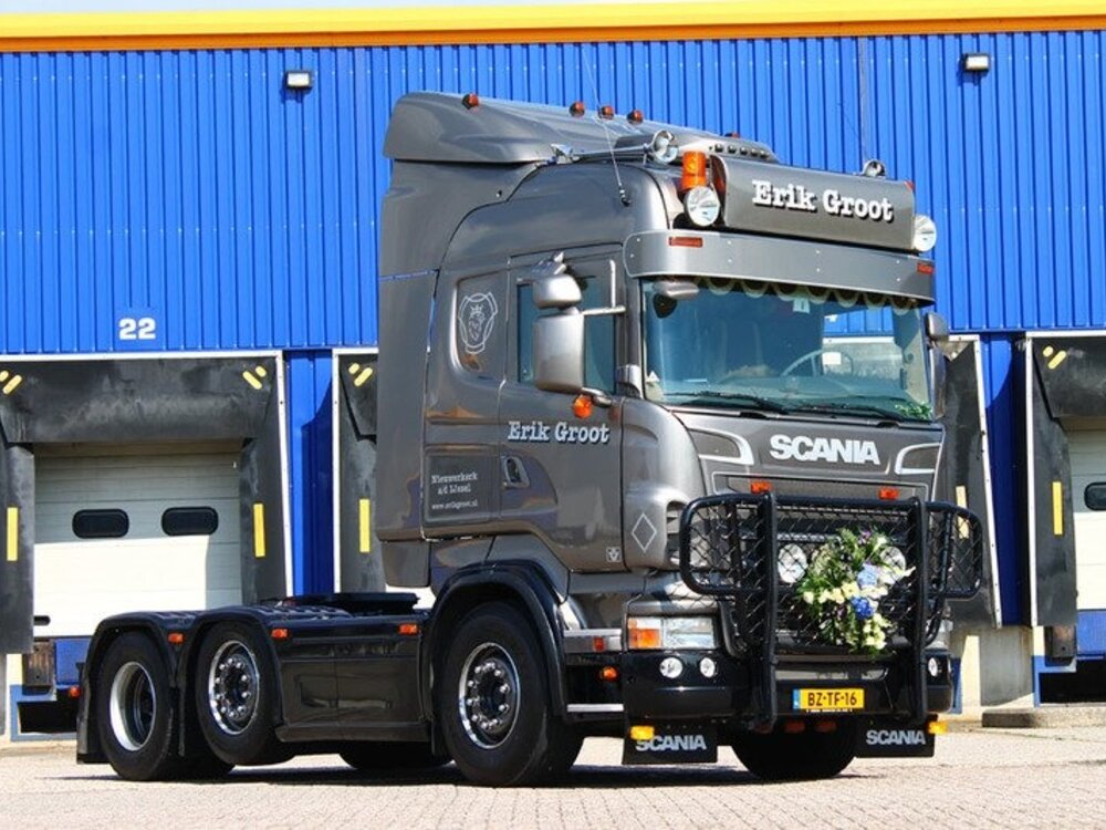 Tekno Tekno Scania R-Serie 6x2 tractor with 3-axle container chassis ERIK GROOT TRANSPORT