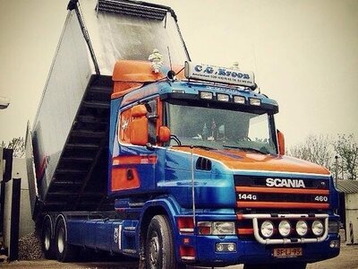 Tekno Tekno Scania 4-serie Torpedo rigid truck with 3-axle trailer C.G. KROON Mesthandel Amsterdam