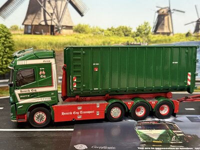 Tekno Tekno Volvo FH05 Globetrotter hooklift with trailer HENDRIK EEG