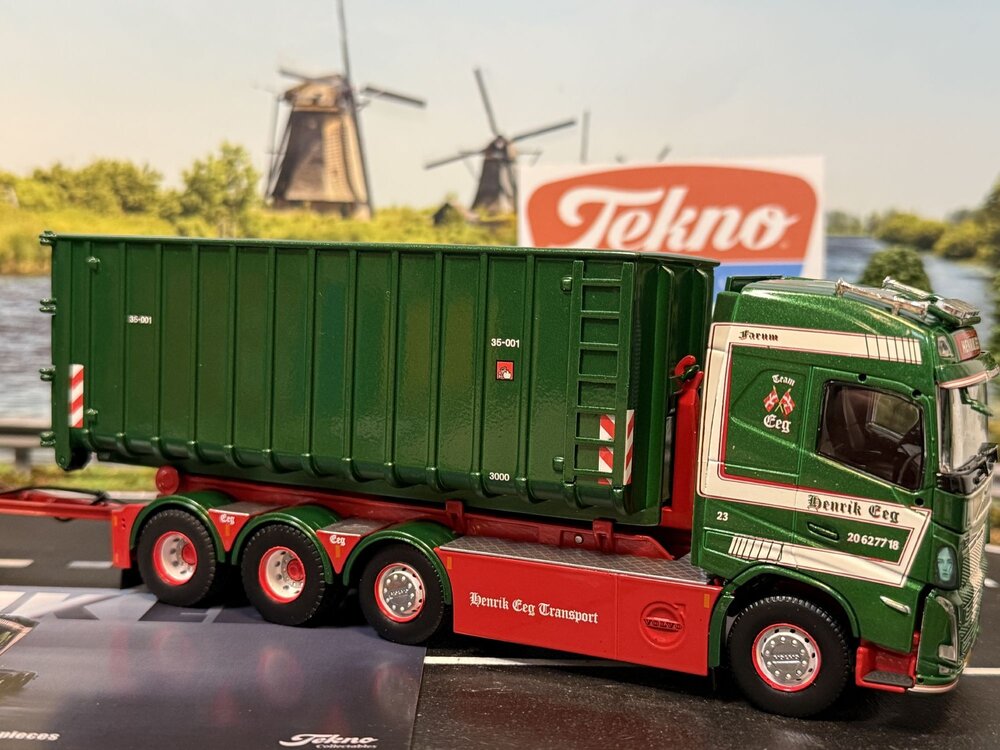 Tekno Tekno Volvo FH05 Globetrotter hooklift with trailer HENDRIK EEG