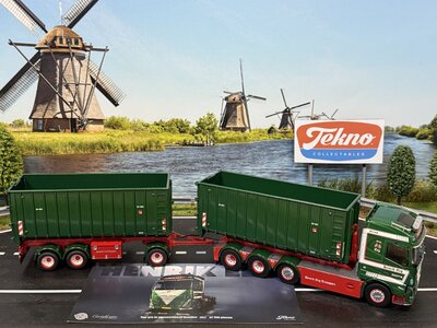 Tekno Tekno Volvo FH05 Globetrotter hooklift with trailer HENDRIK EEG