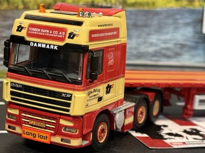 WSI WSI DAF XF 95 Super Space Cab 6x2  with 3-axle brick trailer TORBEN RAFN