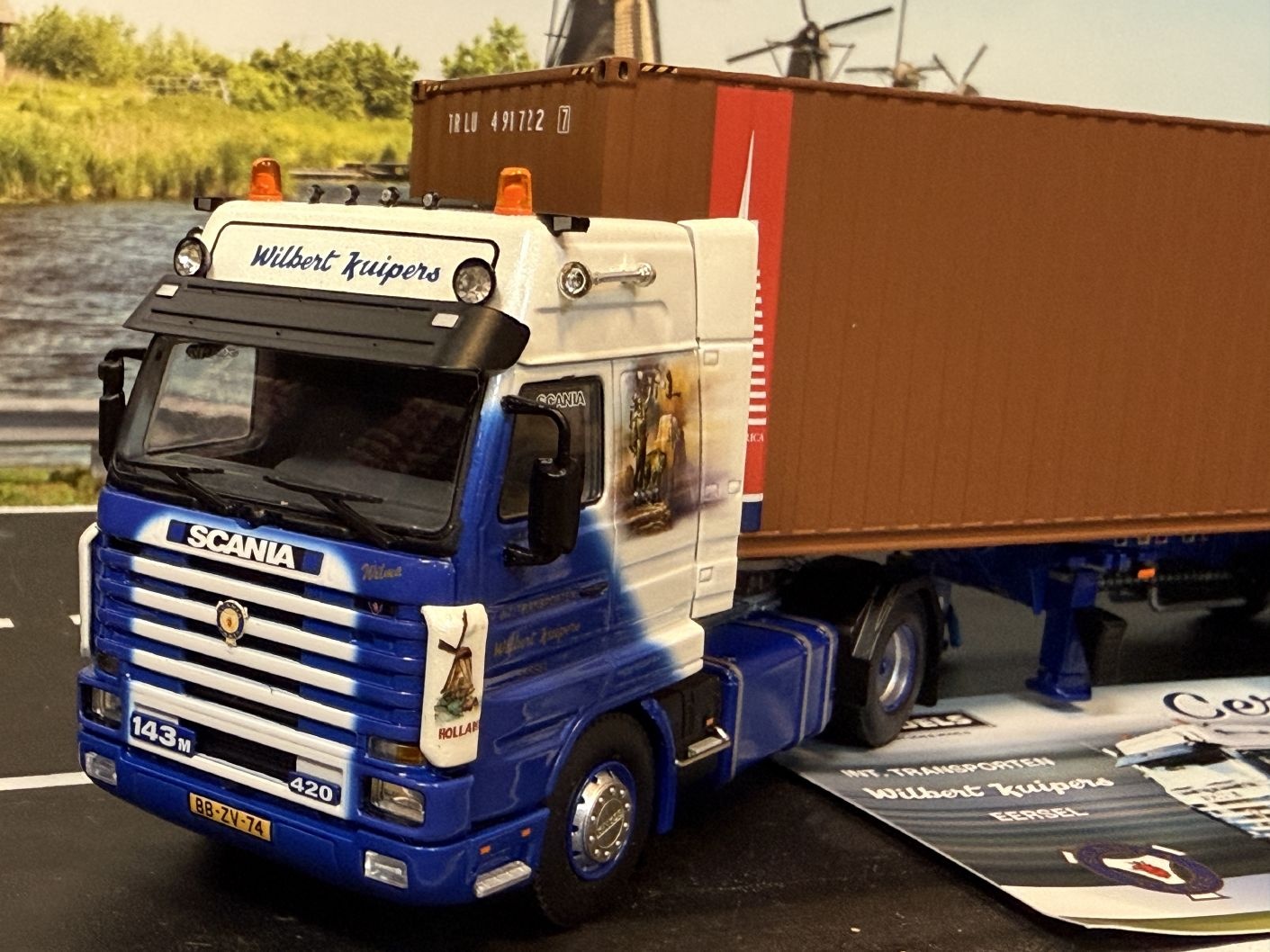 WSI Scania 143H streamline with 3-axle flexcontainer trailer+ 40ft