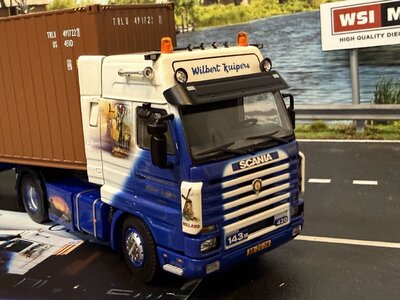 WSI WSI Scania 143H streamline met 3-as flexcontainer oplegger + 40ft. container WILBERT KUIPERS