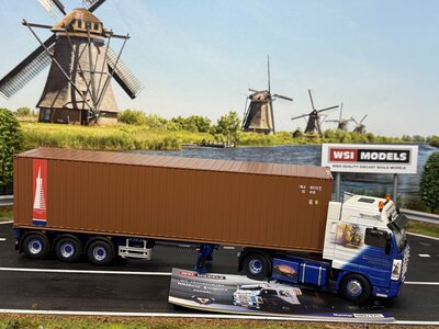 WSI WSI Scania 143H streamline met 3-as flexcontainer oplegger + 40ft. container WILBERT KUIPERS