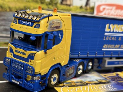 Tekno Tekno Scania Next Gen S met 3-assige schuifzeilenoplegger LYNDA'S TRANSPORT