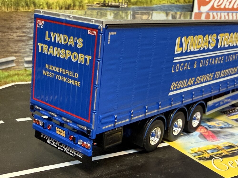 Tekno Tekno Scania Next Gen S met 3-assige schuifzeilenoplegger LYNDA'S TRANSPORT