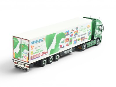 Tekno Tekno Volvo FH04 Globetrtotter met 3-assige koeloplegger GESUKO RUSSEL TRUCKSHOW