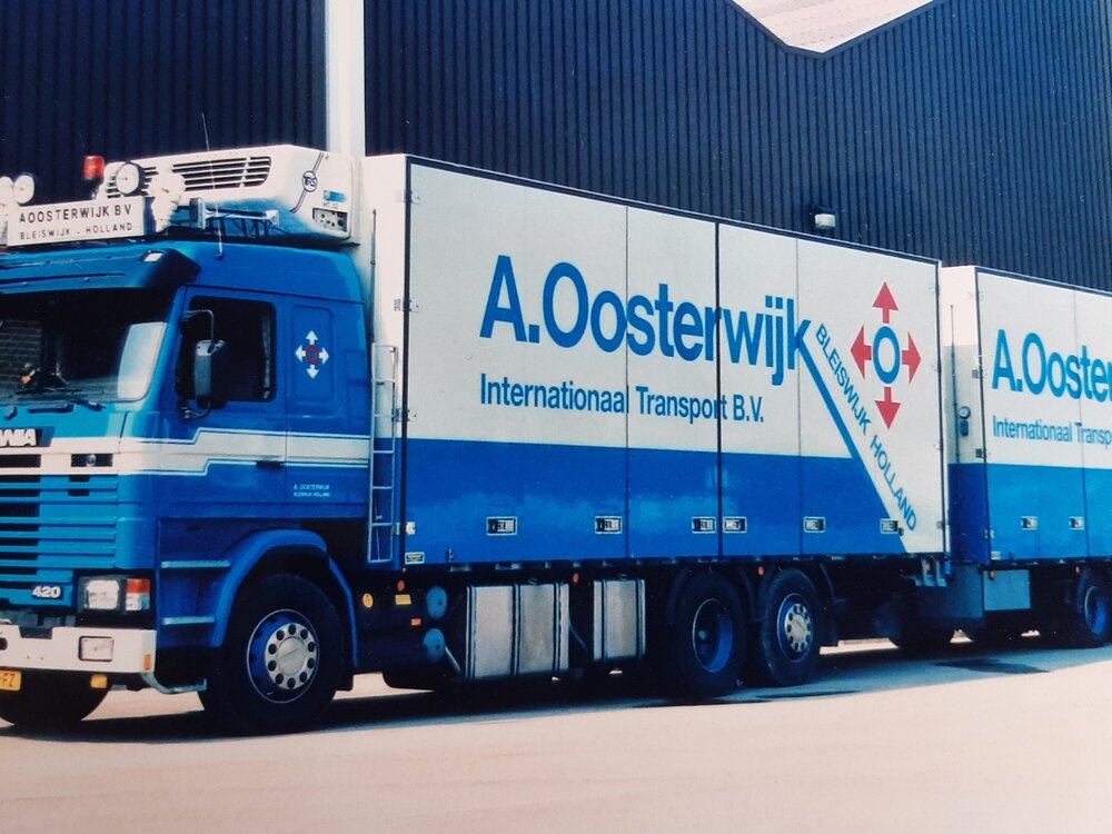 Tekno Tekno Scania 143-420 Riged truck with 2-axle trailer  OOSTERWIJK