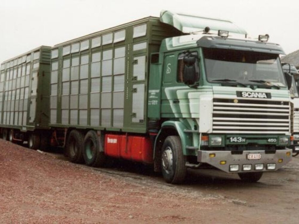 Tekno Tekno Scania 3-serie Topline met 3-assige schamel aanhanger met veeopbouw  SCHOONBROODT & HIBUS