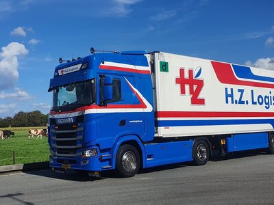 Tekno Tekno Scania NGS Highline met 3-assige koeloplegger (schaal 1:87) HZ LOGISTICS