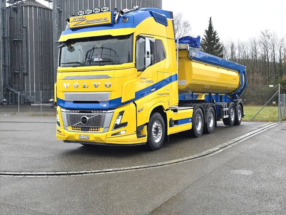 Tekno Tekno Volvo FH Aero Globetrotter 6x4  with 2-axle tipper DE PAOLA