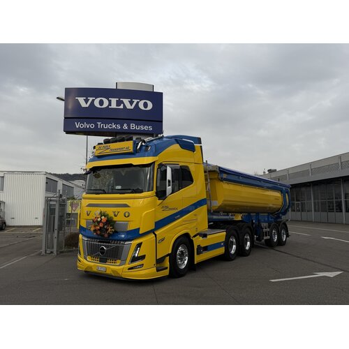 Tekno Tekno Volvo FH Aero Globetrotter 6x4  with 2-axle tipper DE PAOLA