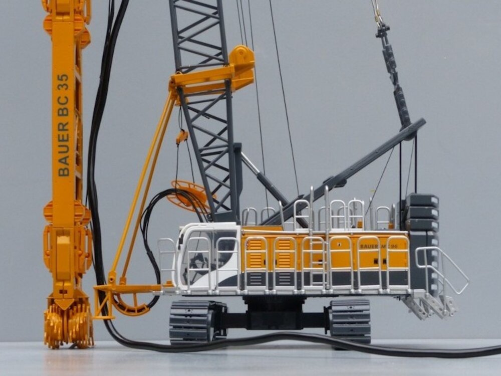 Bymo Bymo Scalemodels BAUER MC96 with BC35  CRAWLER CRANE
