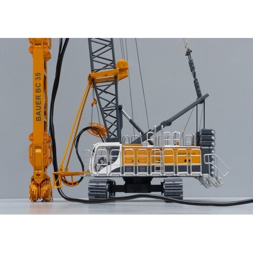 Bymo Bymo Scalemodels BAUER MC96 with BC35  CRAWLER CRANE