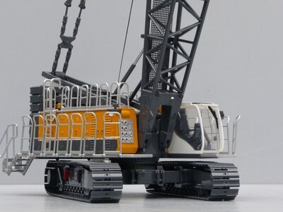 Bymo Bymo Scalemodels BAUER MC96 with BC35  CRAWLER CRANE
