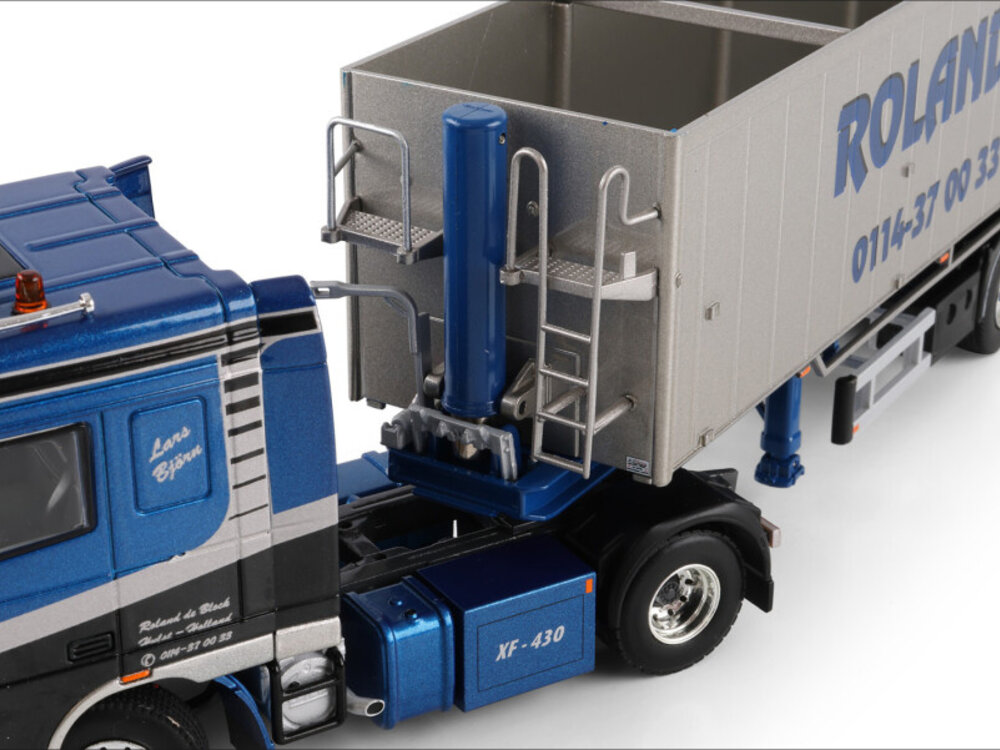 WSI WSI DAF 95XF  Space Cab 4x2  with 3-axle tipper trailer ROLAND DE BLOCK