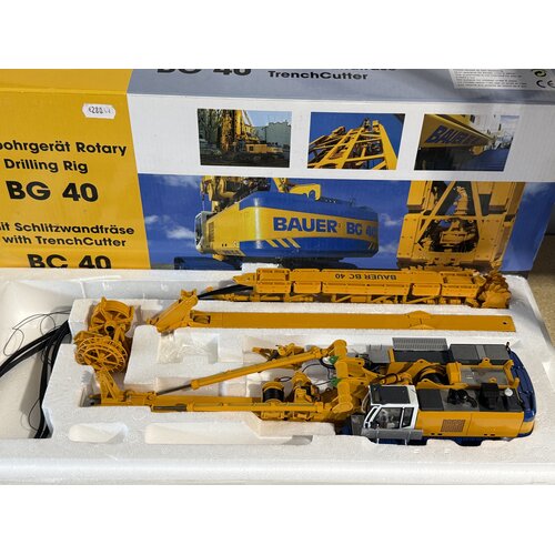 Bymo Bymo Scalemodels BAUER BG 40with BC40  DRILLING RIG