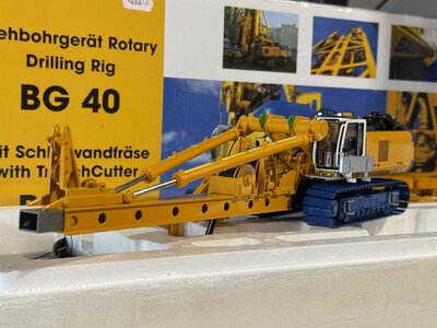 Bymo Bymo Scalemodels BAUER BG 40with BC40  DRILLING RIG