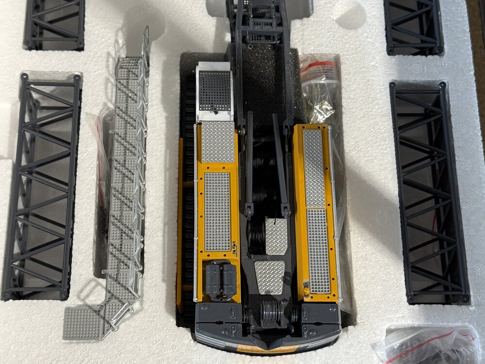 Bymo Bymo Scalemodels BAUER MC96 with BC35  CRAWLER CRANE