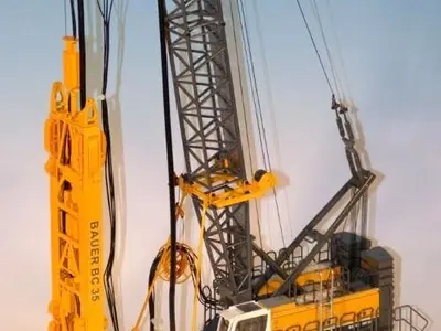 Bymo Bymo Scalemodels BAUER MC96 with BC35  CRAWLER CRANE