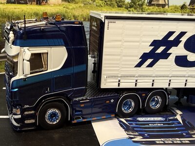 Tekno Tekno Scania NGR Highline 6x2 with 3-axle tautliner SID HILL