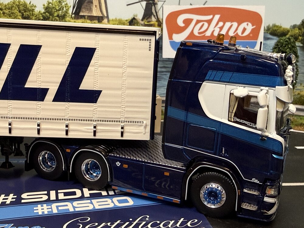 Tekno Tekno Scania NGR Highline 6x2 with 3-axle tautliner SID HILL