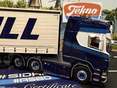 Tekno Tekno Scania NGR Highline 6x2 with 3-axle tautliner SID HILL