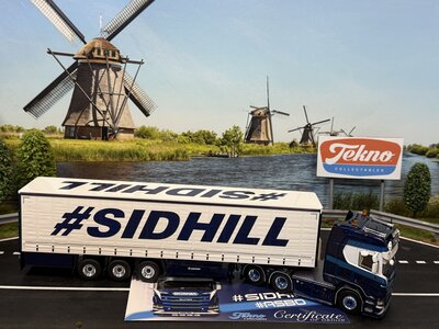 Tekno Tekno Scania NGR Highline 6x2 met 3-assige schuifzeilen oplegger SID HILL