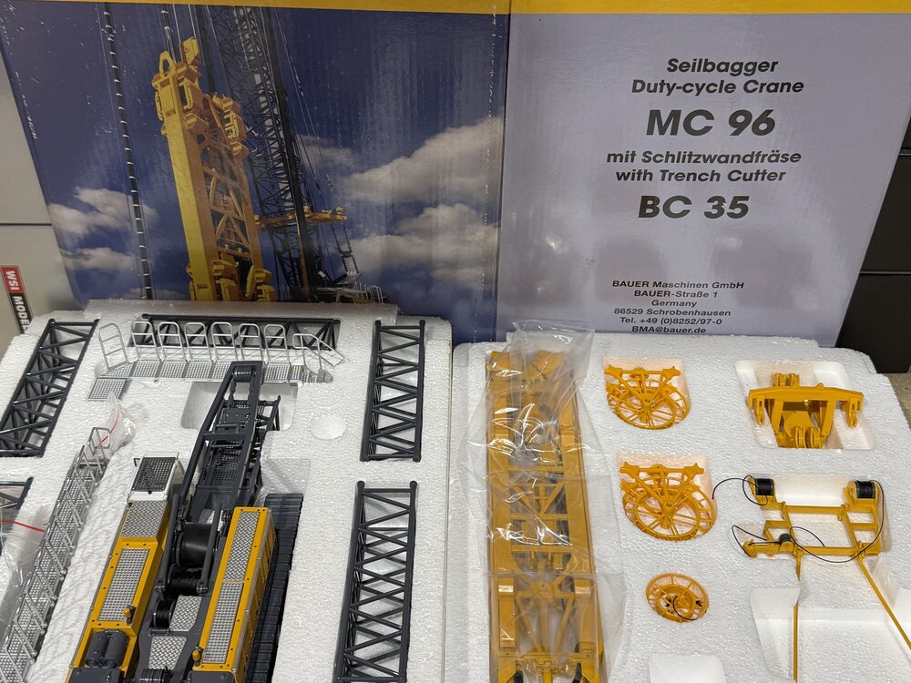 Bymo Bymo Scalemodels BAUER MC96 with BC35  CRAWLER CRANE