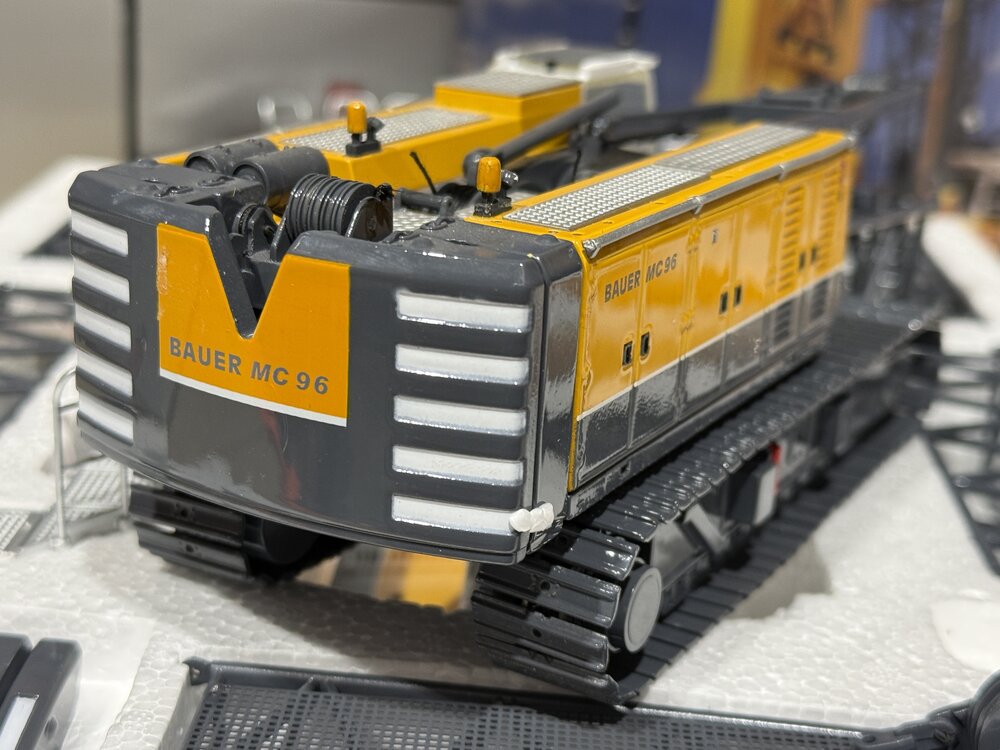 Bymo Bymo Scalemodels BAUER MC96 with BC35  CRAWLER CRANE