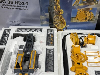 Bymo Bymo Scalemodels BAUER MC96 with BC35 HDS-T CRAWLER CRANE