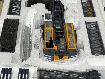 Bymo Bymo Scalemodels BAUER MC96 with BC35 HDS-T CRAWLER CRANE