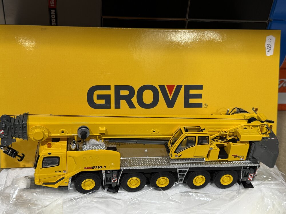 TWH Collectibles TWH Grove GMK 5110-1/ 5135 Mobile crane