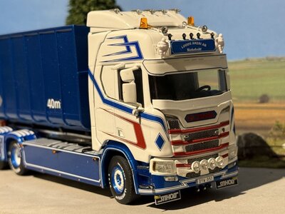 WSI WSI Scania R Highline 6x2 rigid truck with hooklift system + 40m3 container LOODS AKERI AB
