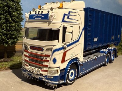 WSI WSI Scania R Highline 6x2 rigid truck with hooklift system + 40m3 container LOODS AKERI AB