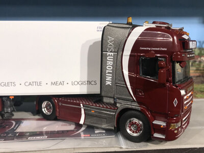 WSI WSI Scania R520 streamline topline 4x2 met 3-as koeloplegger VAEX