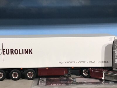 WSI WSI Scania R520 streamline topline 4x2 with 3-axle reefer trailer VAEX