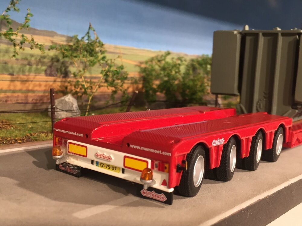 Mammoet store WSI DAF 95XF 8x4 with 4-axle lowloader + Smit transformator MAMMOET