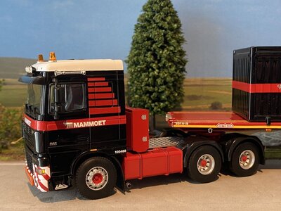 Mammoet store WSI DAF 95XF + 6-axle Nooteboom ballast trailer MAMMOET