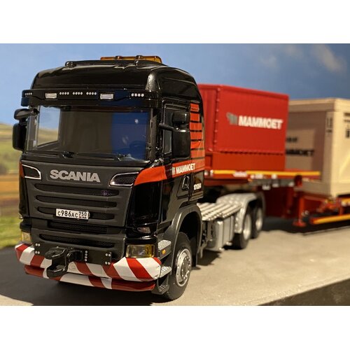 Mammoet store WSI Scania R6 6x6 + 5 axle low loader + wooden box load MAMMOET